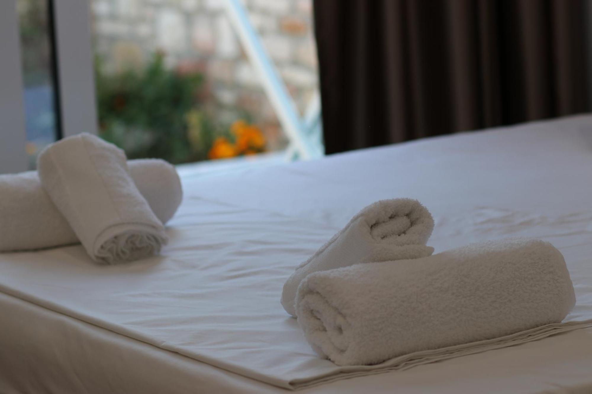 Klea Rooms Himare Esterno foto