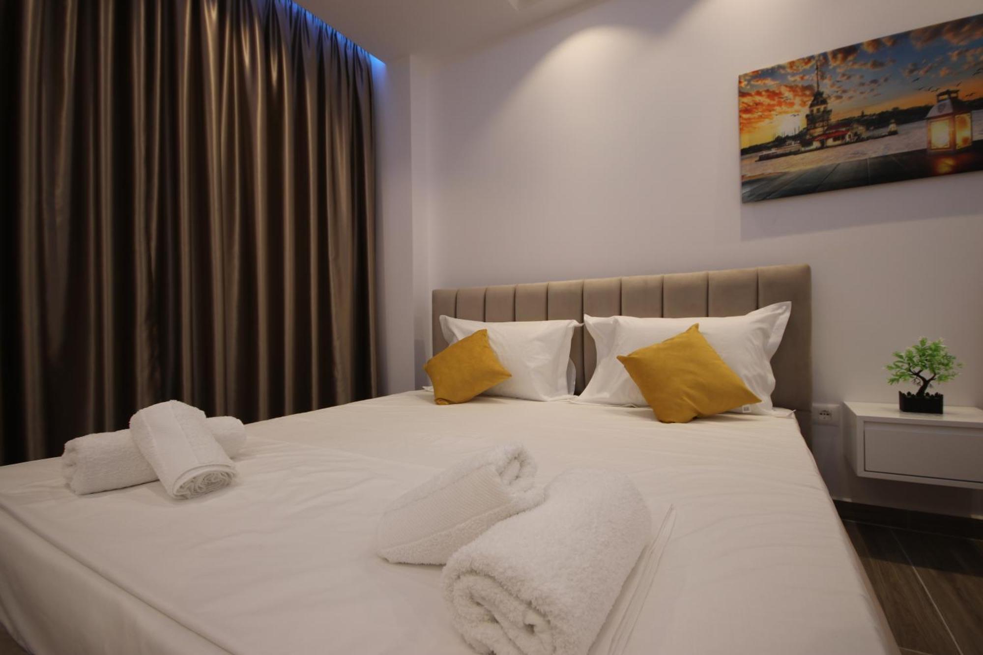 Klea Rooms Himare Esterno foto